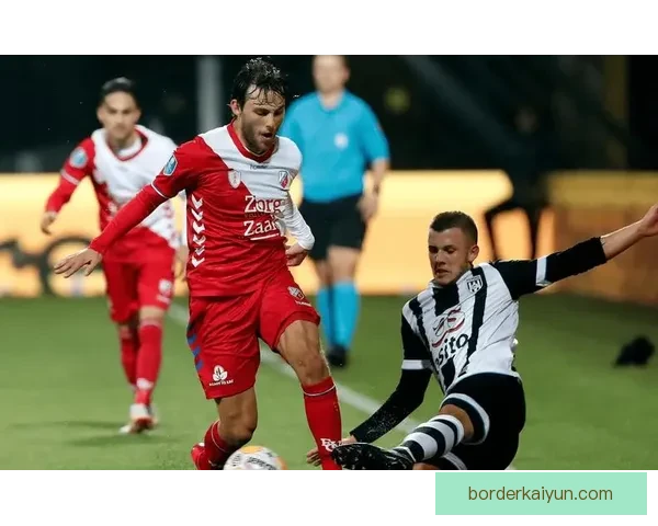 马奎尔头球优势持续显现，英超赛季表现稳健，成为球队关键武器